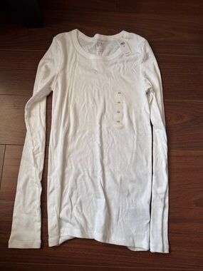 GAP White Long Sleeve Crewneck Tee